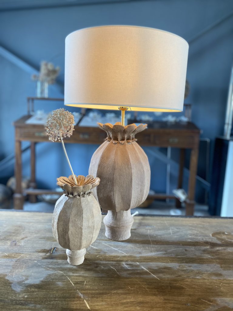 imagen de las lámparas de sai ceramics de cápsulas de amapola