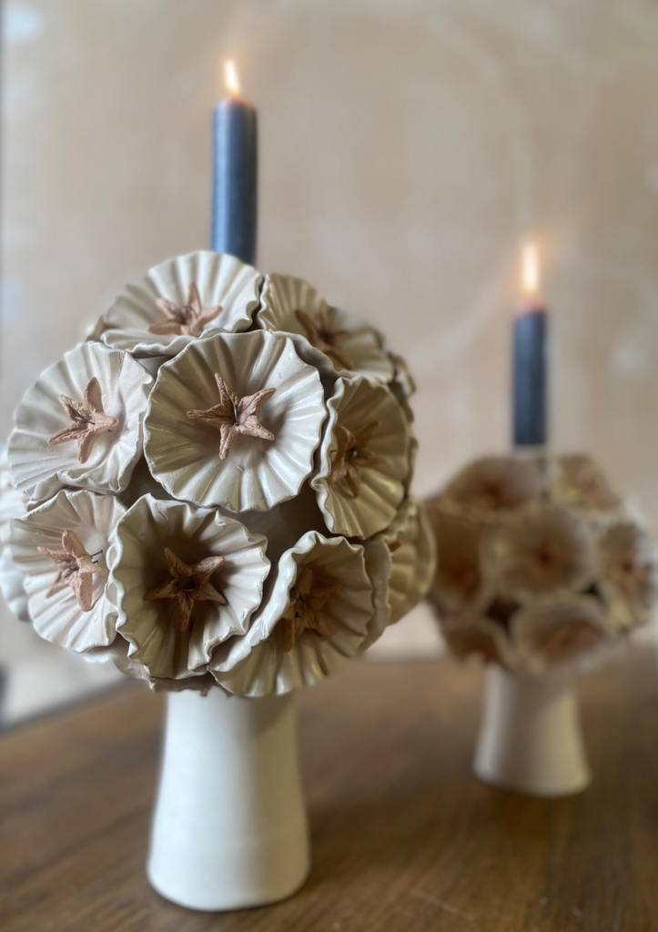 sai_ceramics_candelabros_flor_de_scabiosa