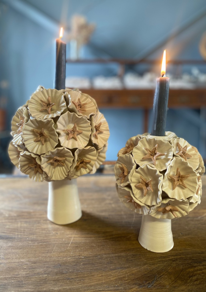 sai_ceramics_candelabro_flor_de_scabiosa